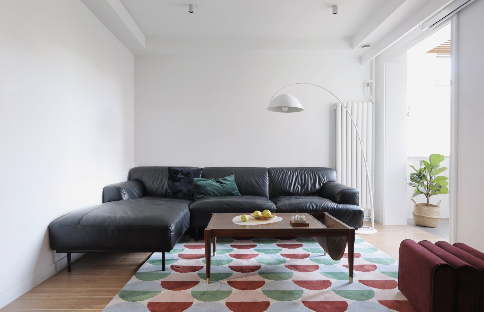 中庭裝飾施工團(tuán)隊(duì)為您分析刮膩?zhàn)又匾?，讓您安心入馨?>
        							</a>
        						</div>
        						
        						<div   id=