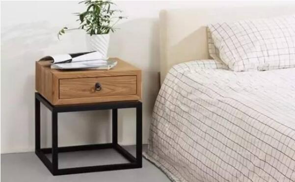 房子裝修完，買了床，床頭柜該如何選擇？